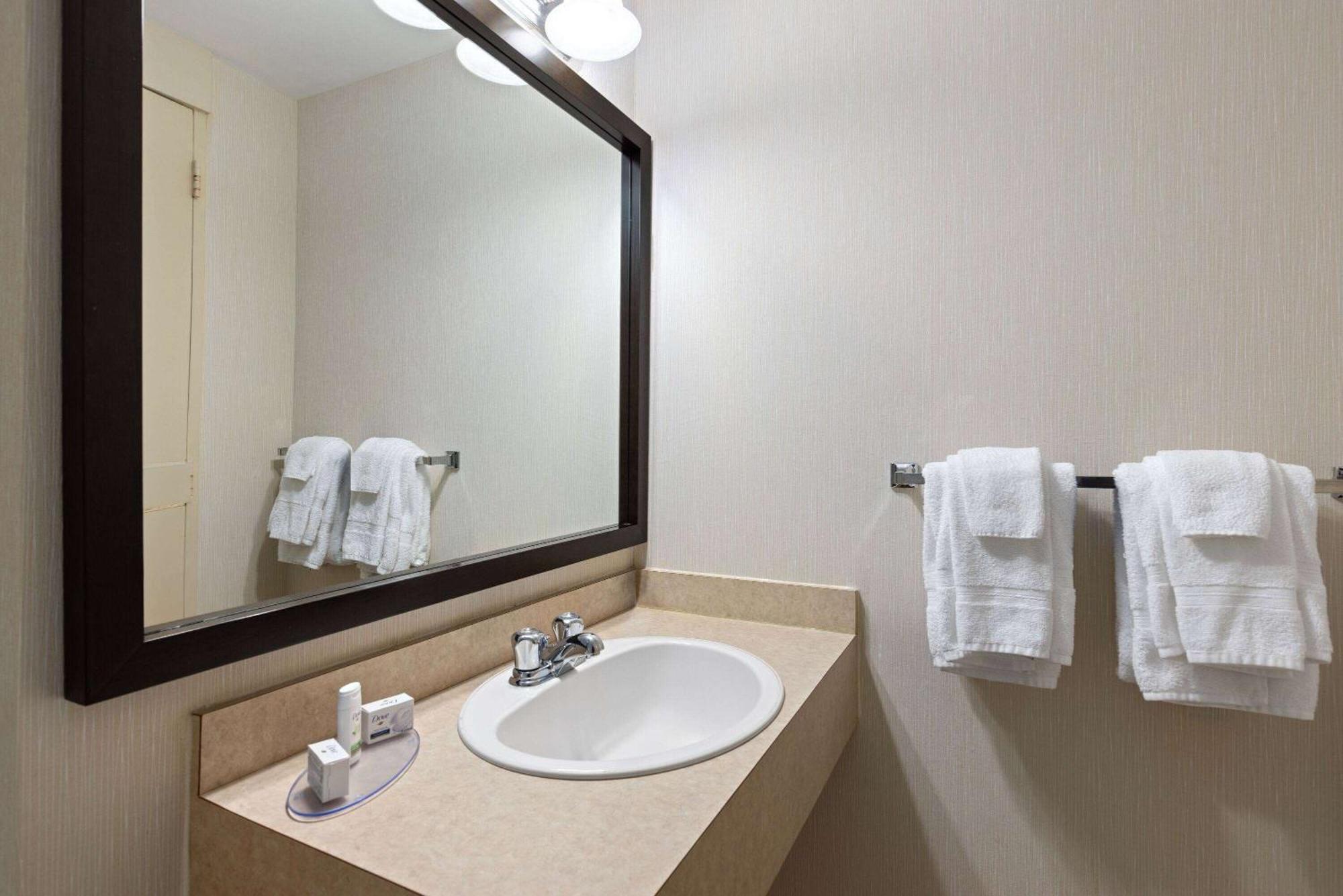 Travelodge By Wyndham Thunder Bay On Zewnętrze zdjęcie